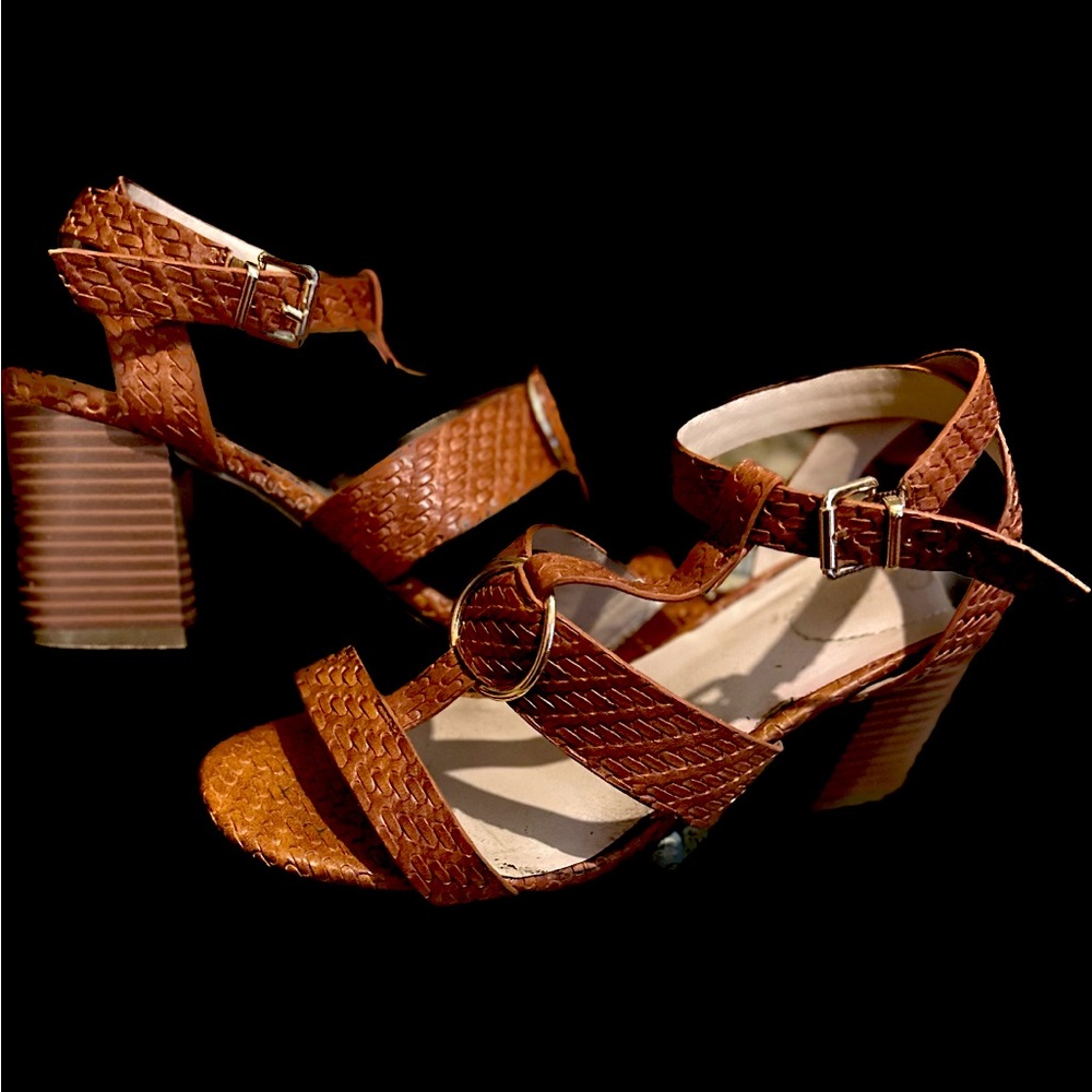 Super cute brown sandals